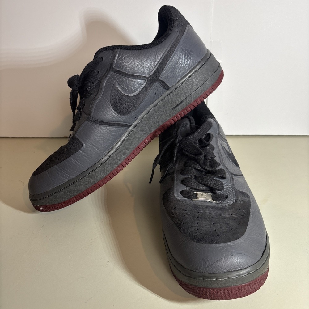 Nike Air Force 1 Low Mens 11 Grey Black Suede Leather 537335-010 Walking Shoes